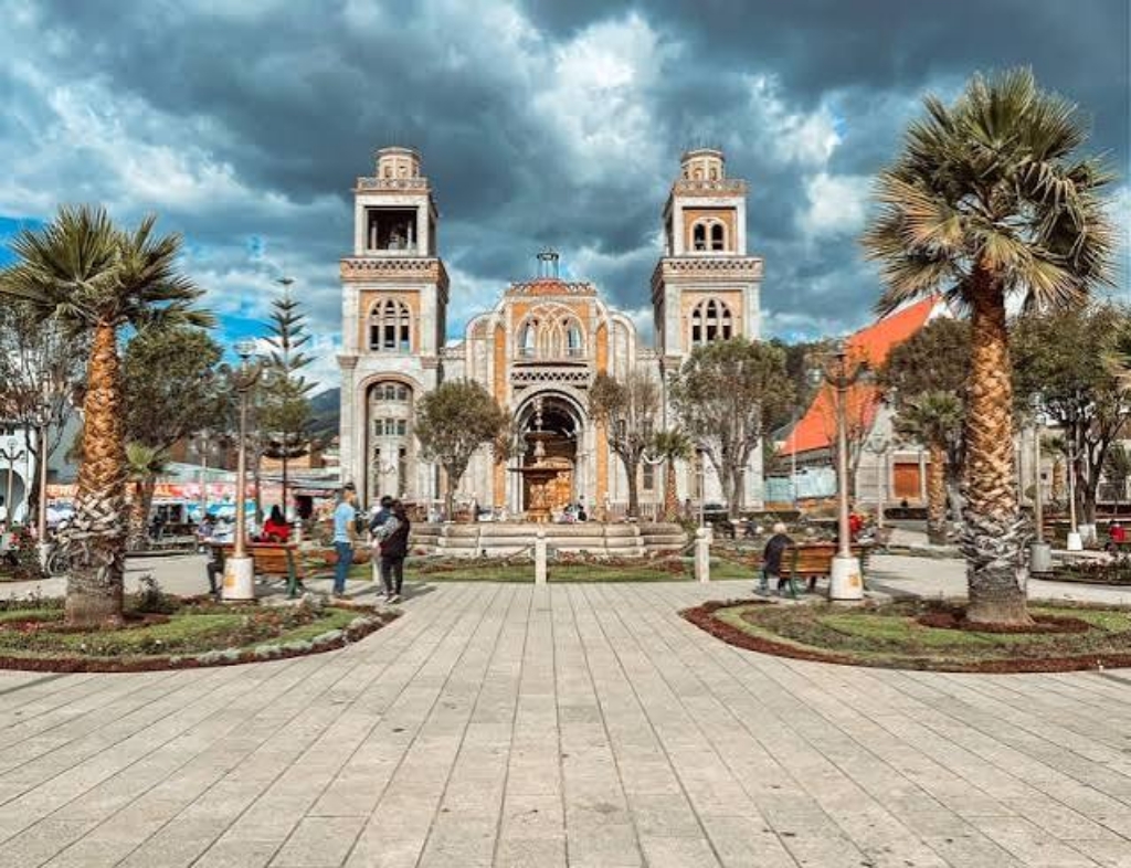 Conexión turística entre Huaraz y Caral